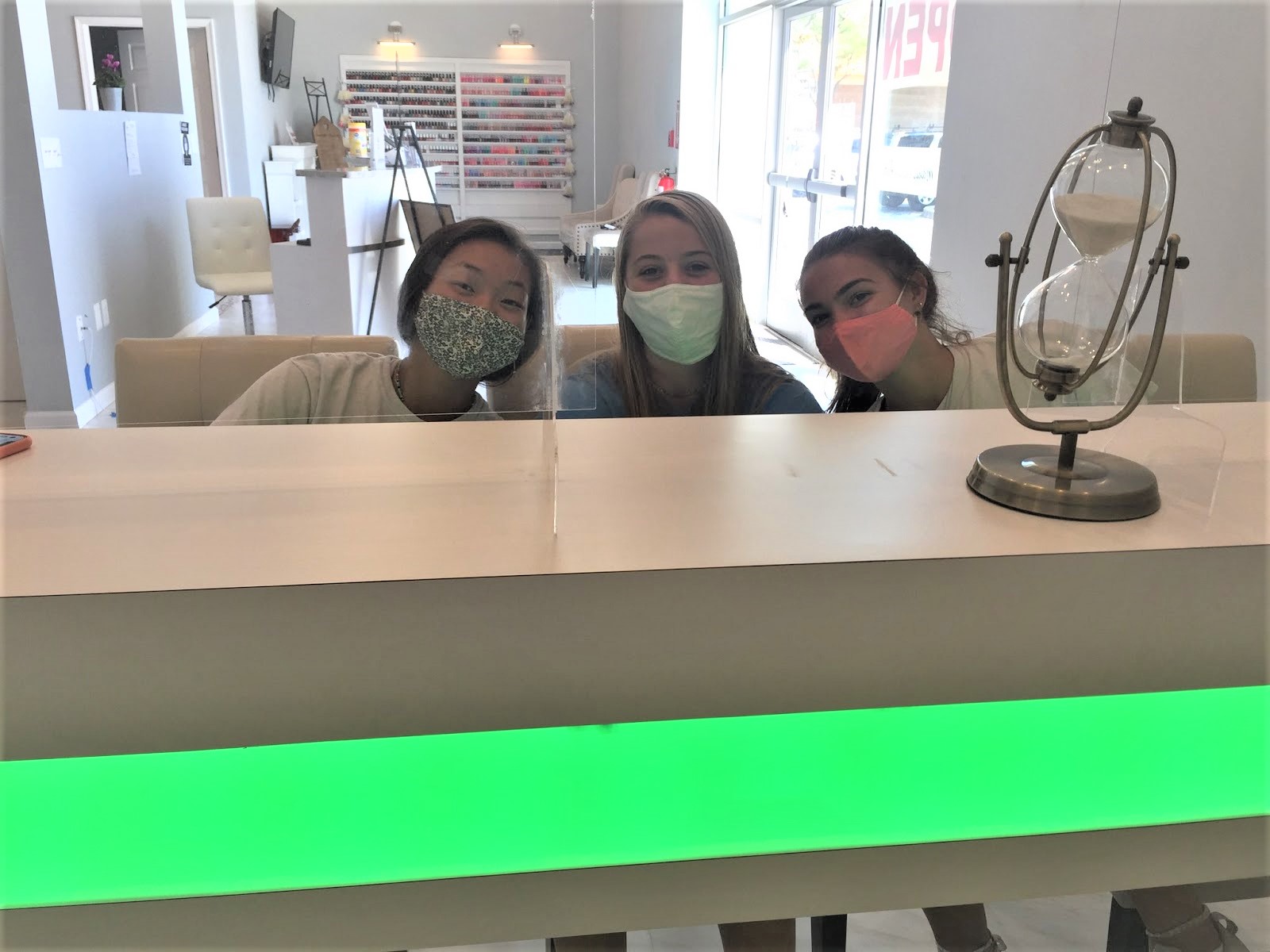 💅 If you’re on the lookout for delicate, timeless and stunning