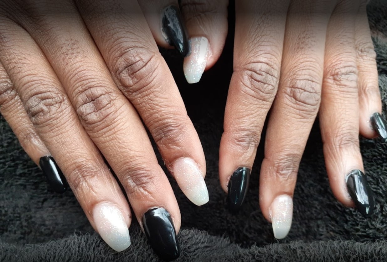 💃 Don't hesitate to get pampered by us! Book your appointment or walk