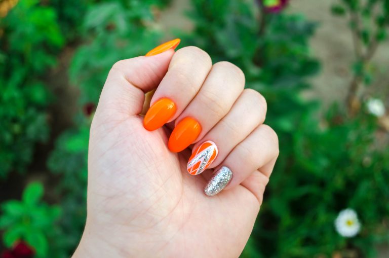 🌈 Come visit us to try hundreds of nail colors for Dipping Powder