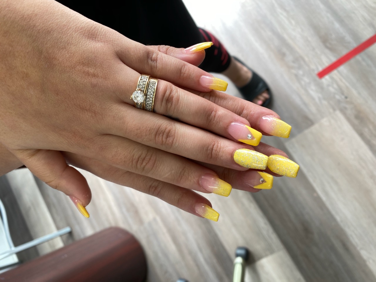 👏4 WAYS TO PREVENT NAIL POLISH FROM PEELING Creative Nails World